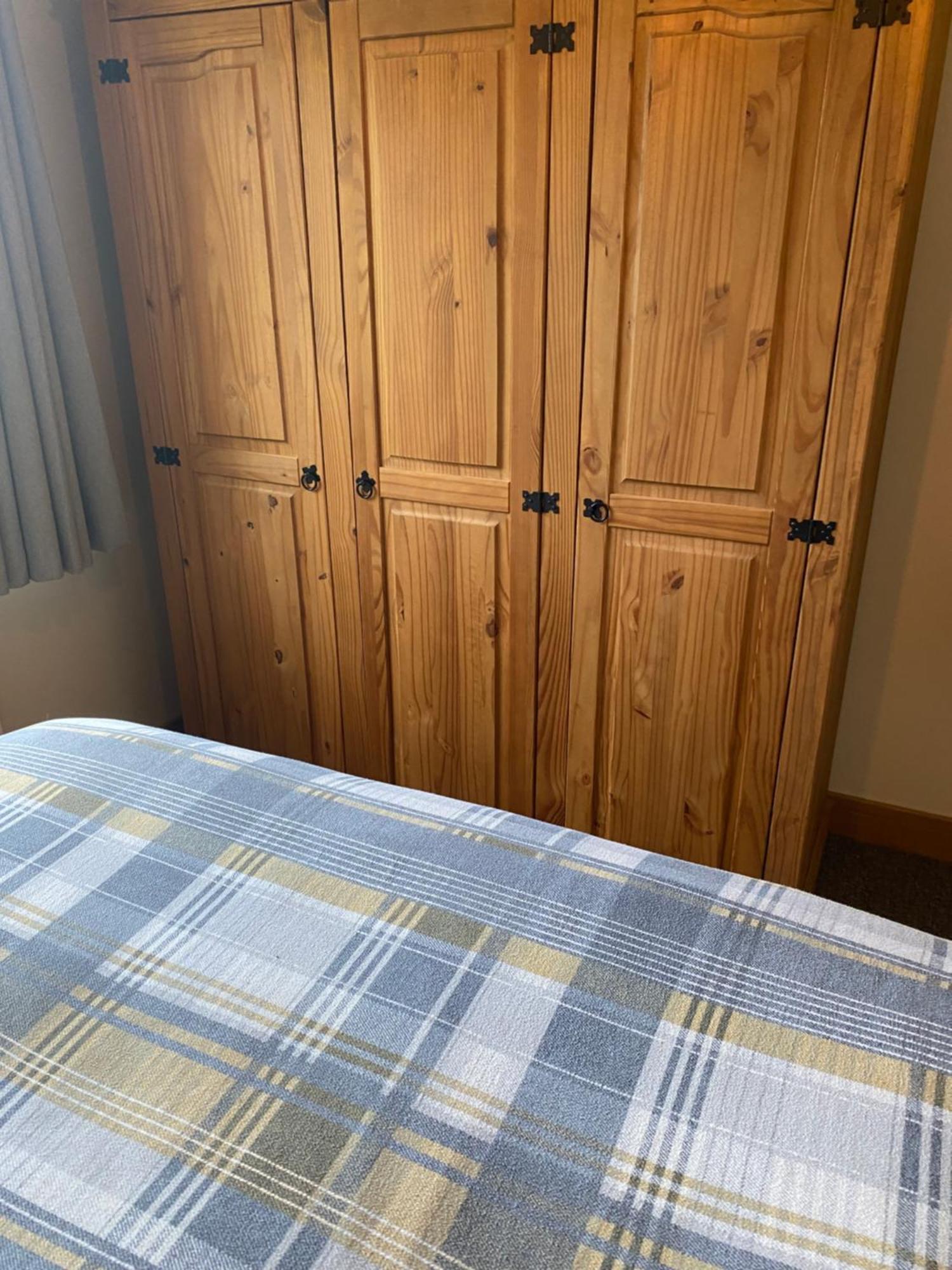 Jacquie's -dumfries-room With A View